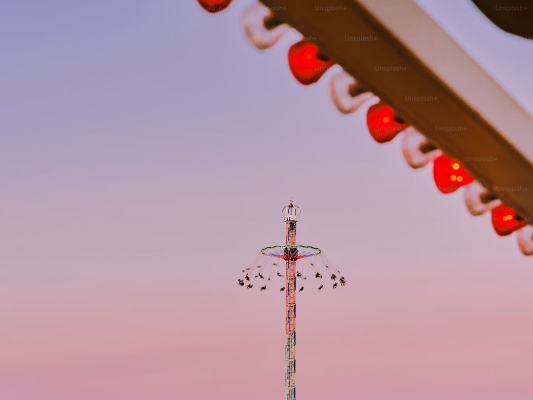 海南三亚：蜈支洲岛景区游人如织